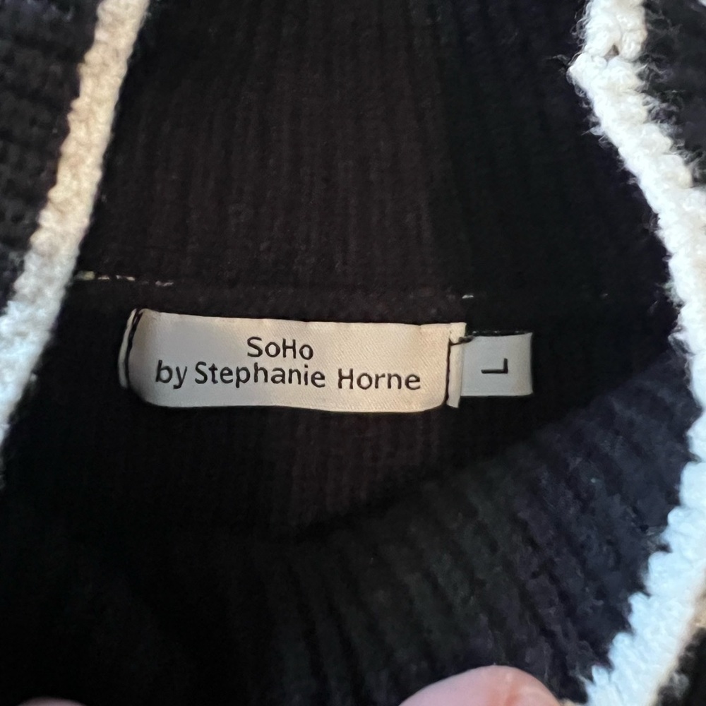Black and cream sweater with cute ties at wrist, size large - Picture 7 of 7